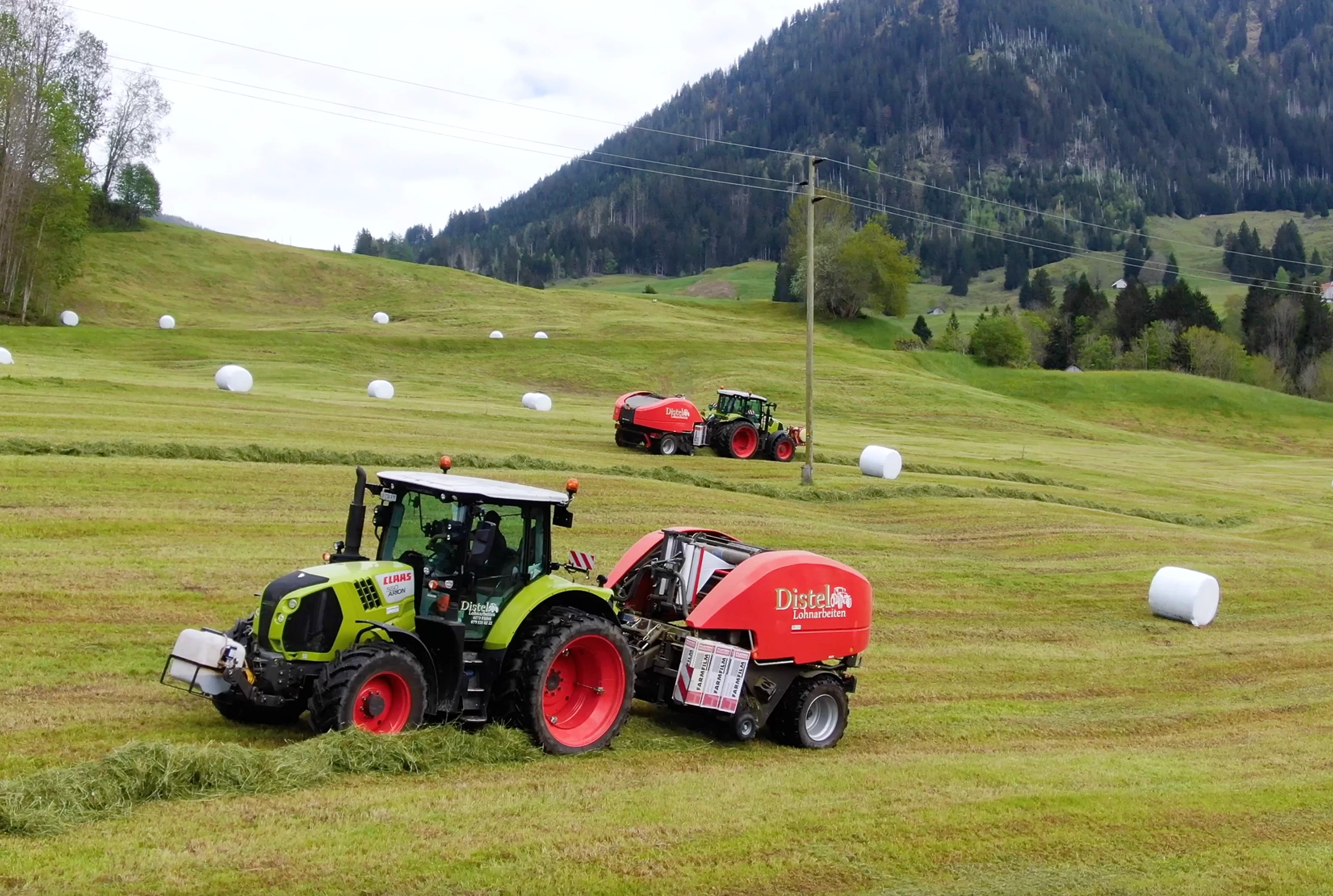 Landwirtschaftliche Lohnarbeiten im Feldeinsatz